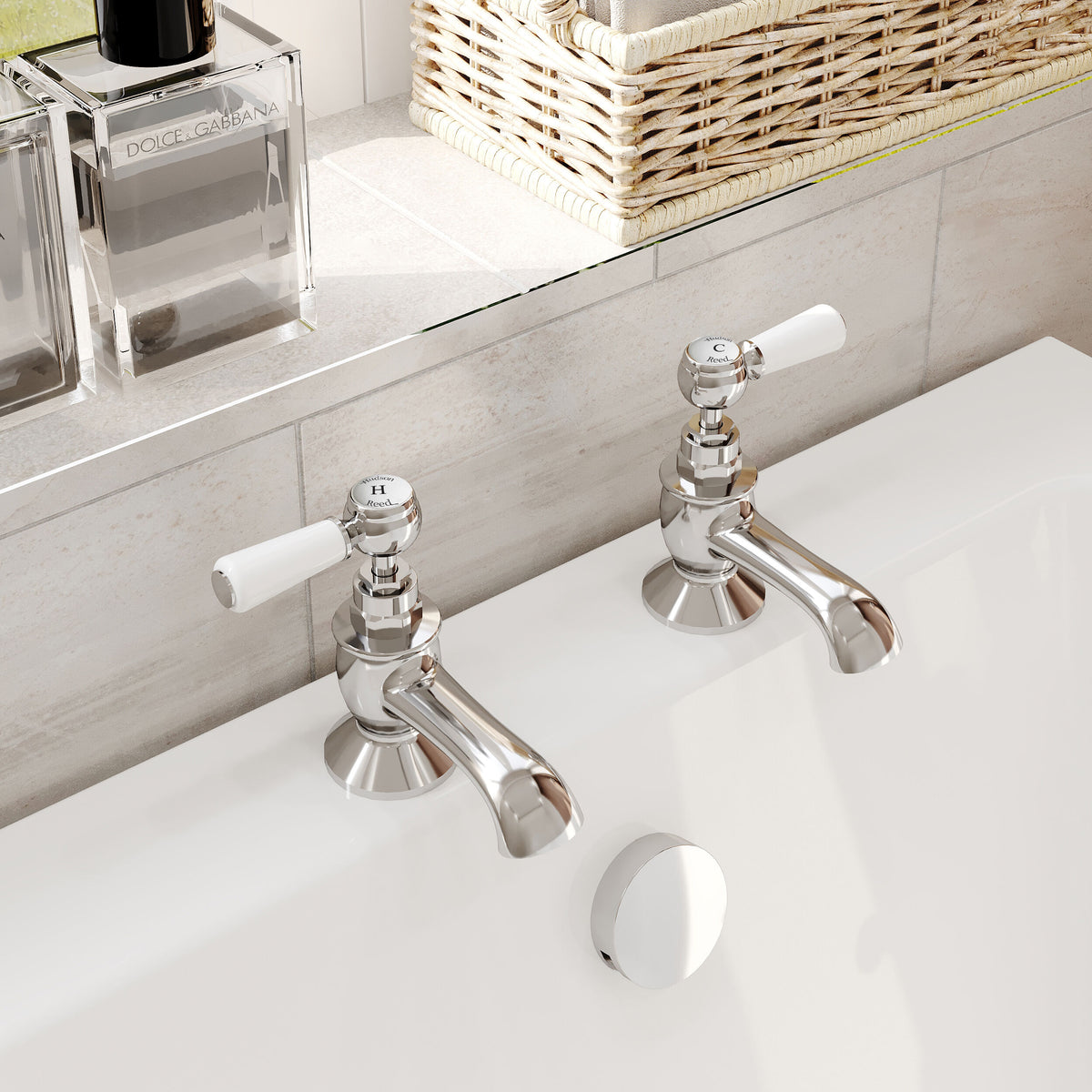 Claremont Topaz Lever Bath Pillar Taps