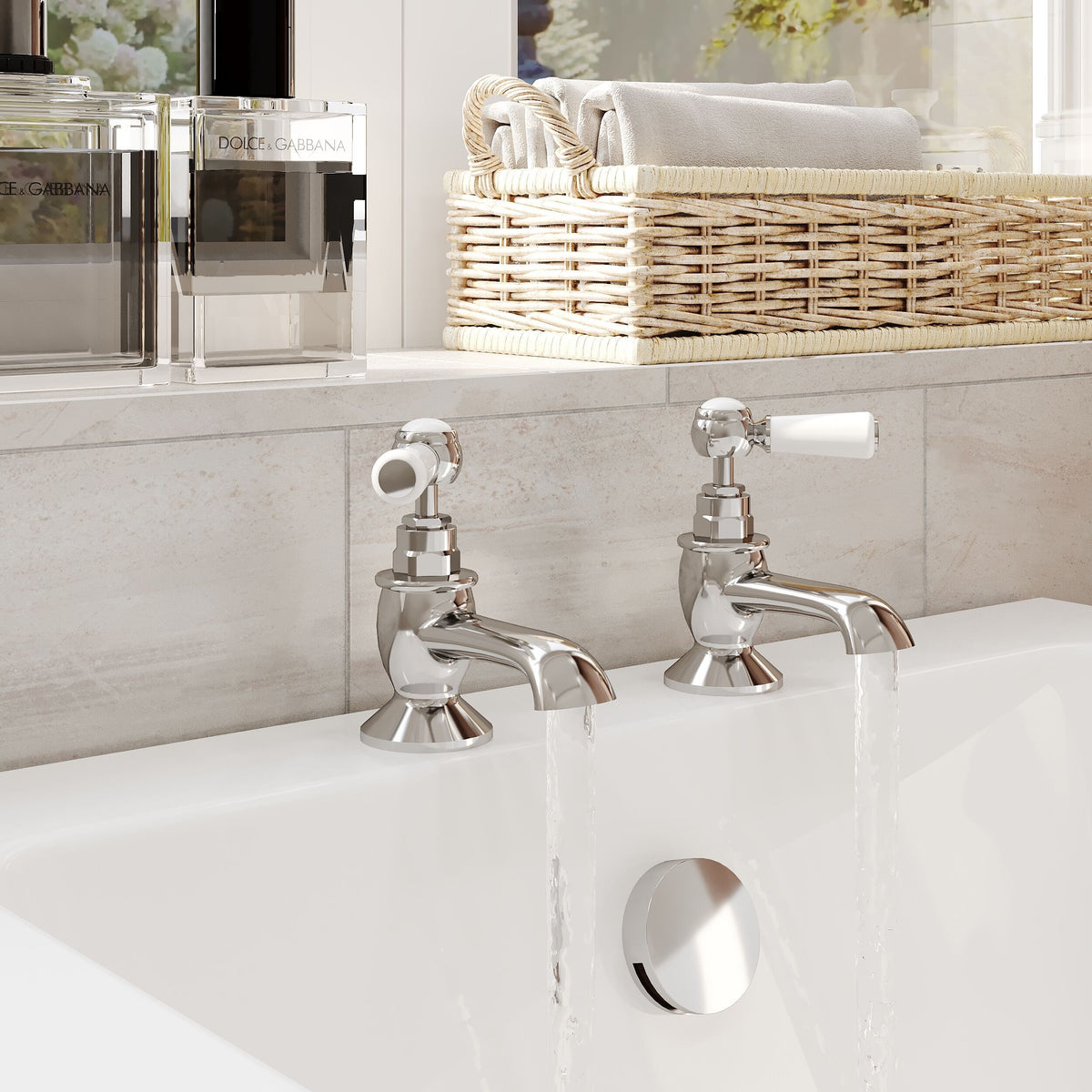 Claremont Topaz Lever Bath Pillar Taps