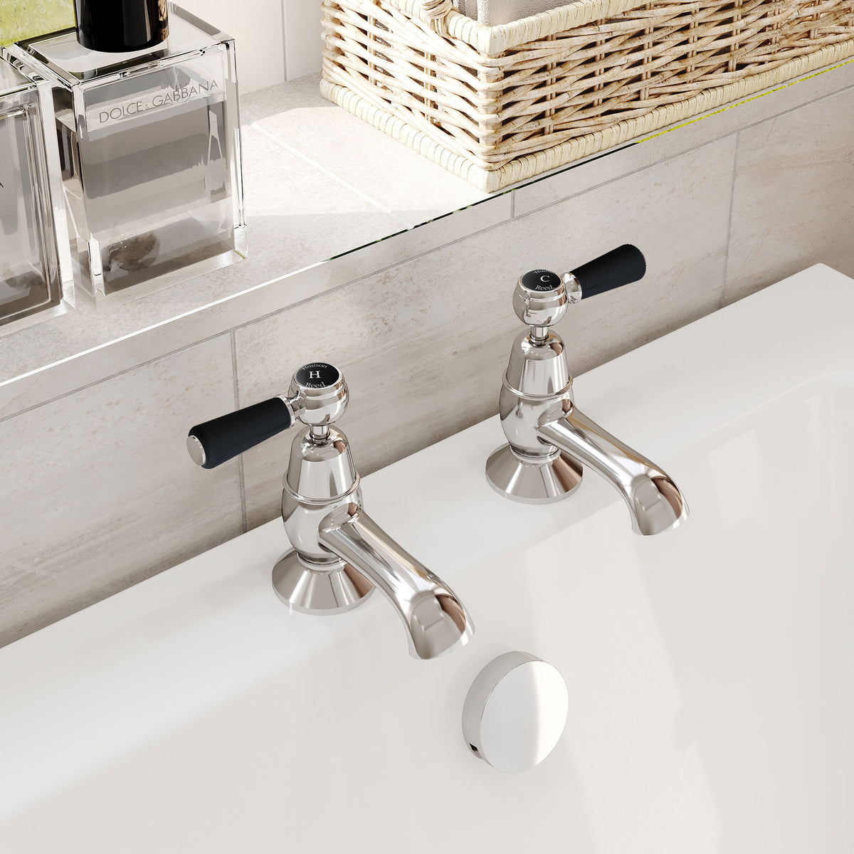 Claremont Topaz Dome Collar Lever Bath Pillar Taps