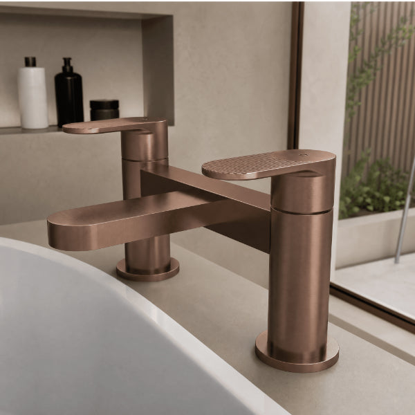 Cove Fluted Bath Filler Tap