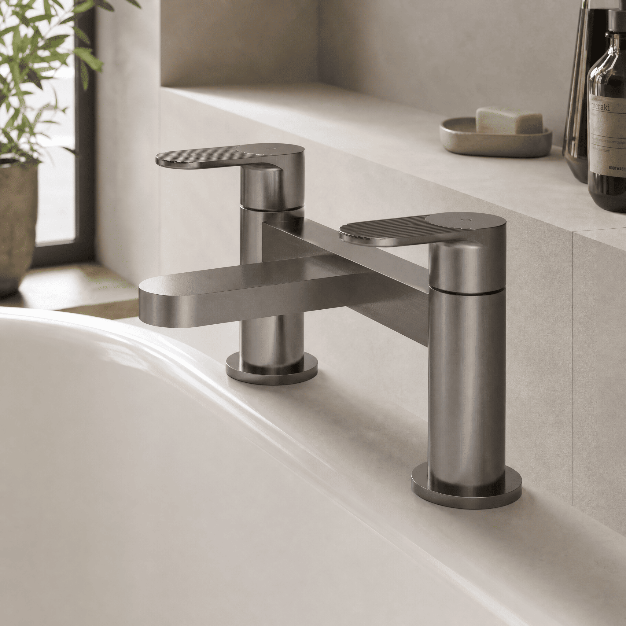 Cove Fluted Bath Filler Tap