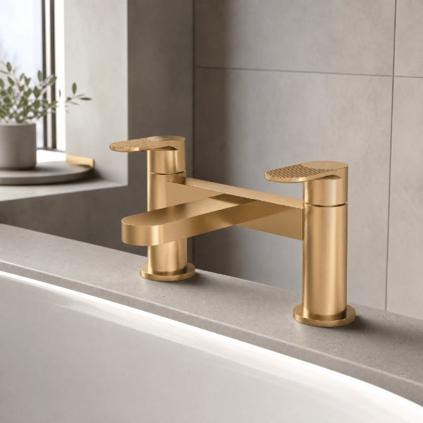 Cove Fluted Bath Filler Tap