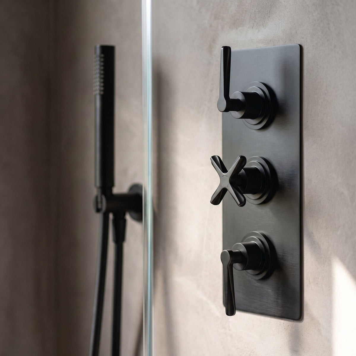 Cylin 2 Outlet Triple Thermostatic Concealed Shower Valve