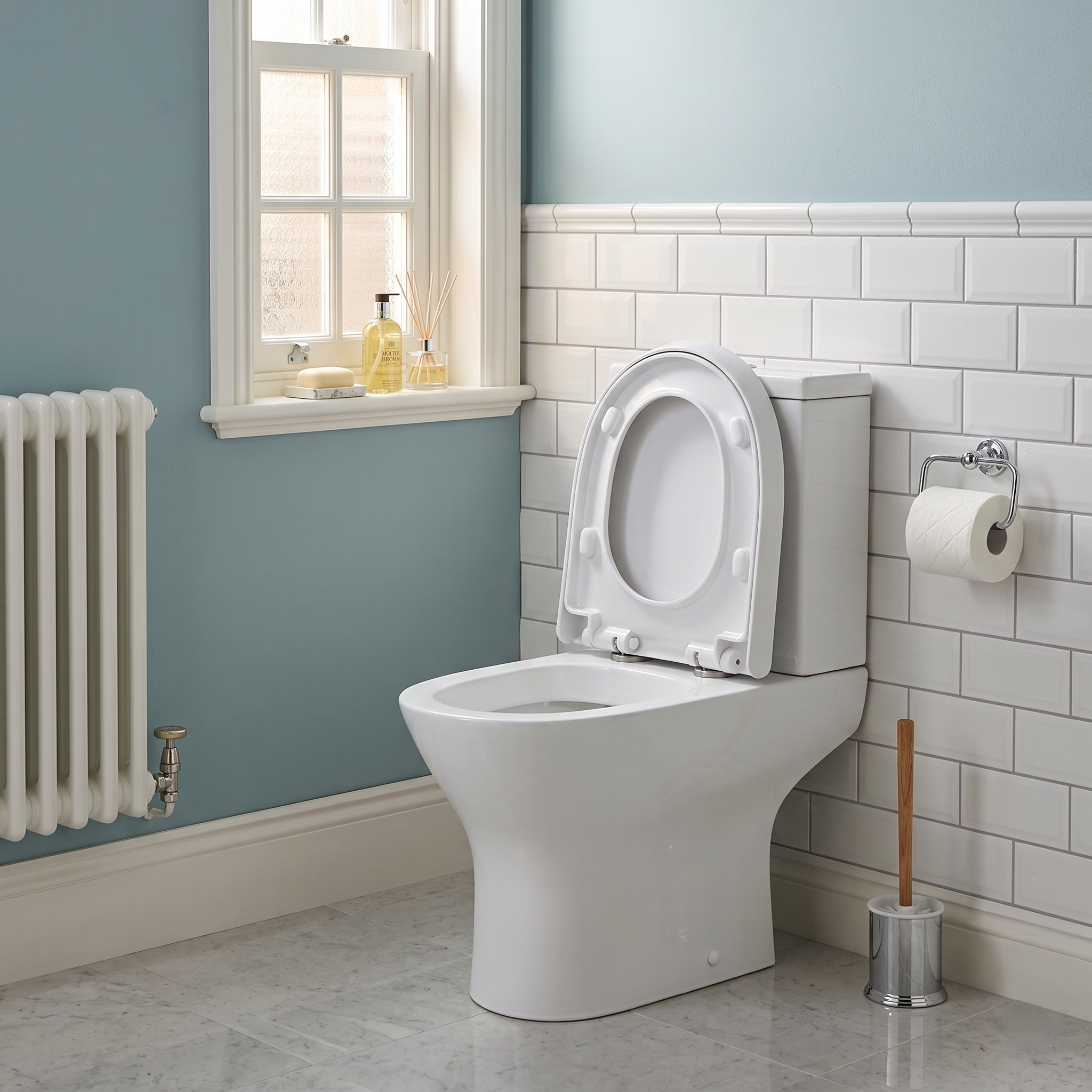 Palma Close Coupled Toilet with Cistern & Soft Close Seat - White